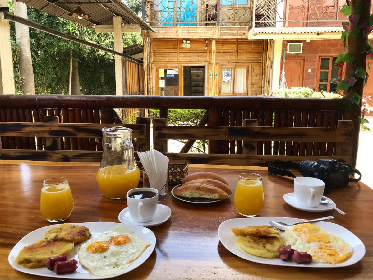 Hostal Tierra Y Mar มอนตาญิตาร์ ภายนอก รูปภาพ